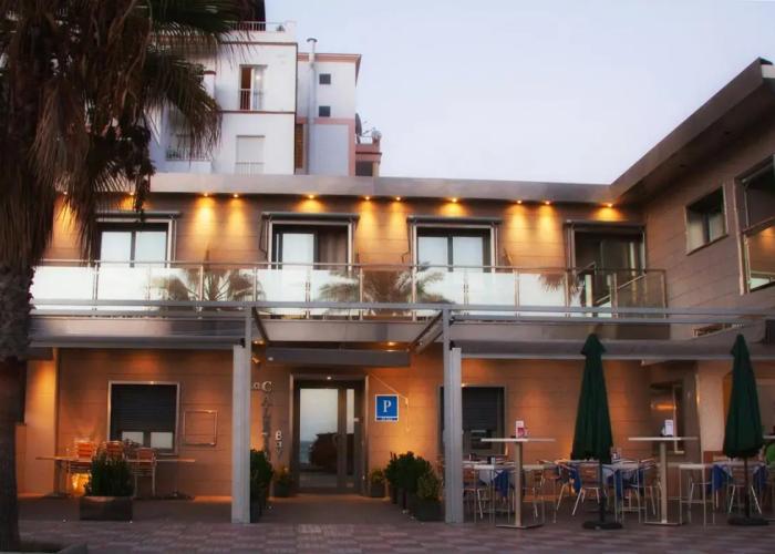 H.Boutique la Caleta bay