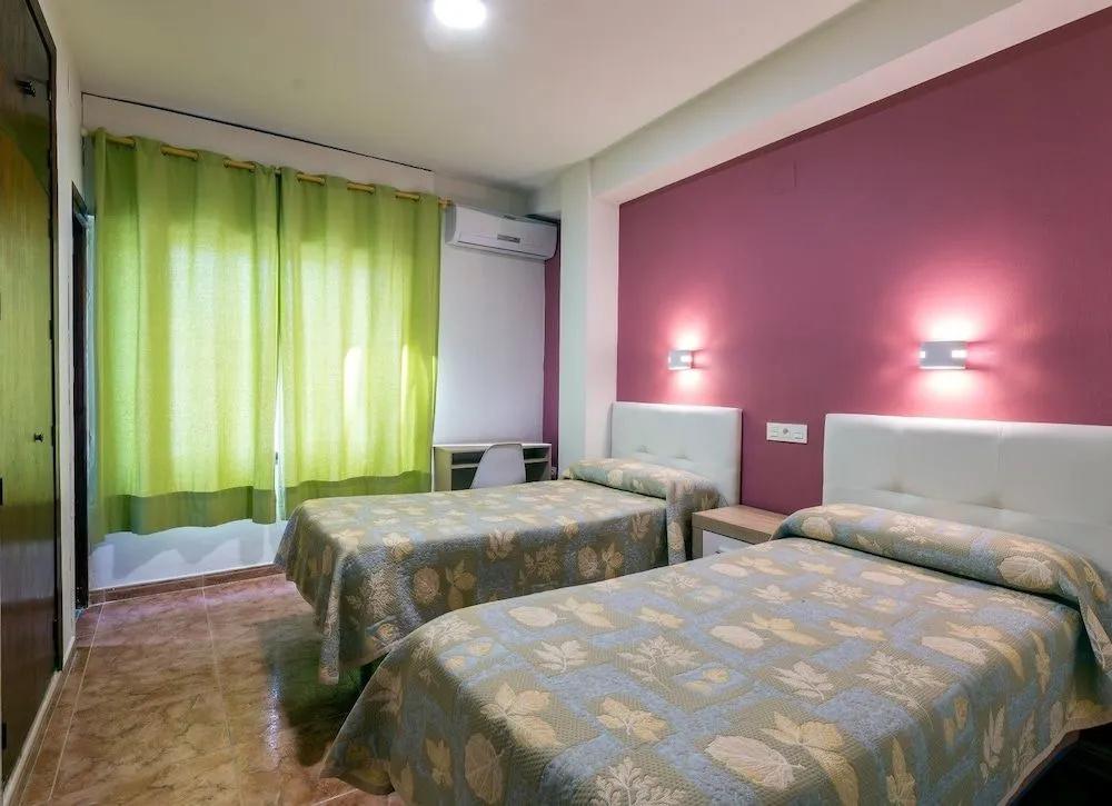 фото Hostal Rocamar
