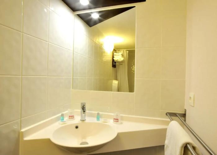 Brit Hotel Confort Lyon Dardilly
