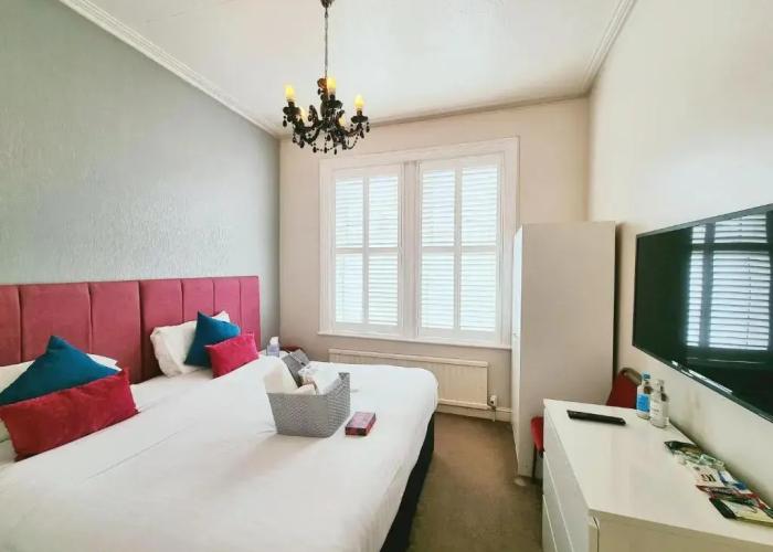 The Ashleigh - Dog Friendly
