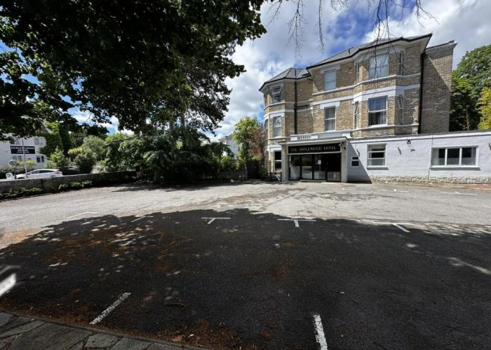 Applewood Hotel