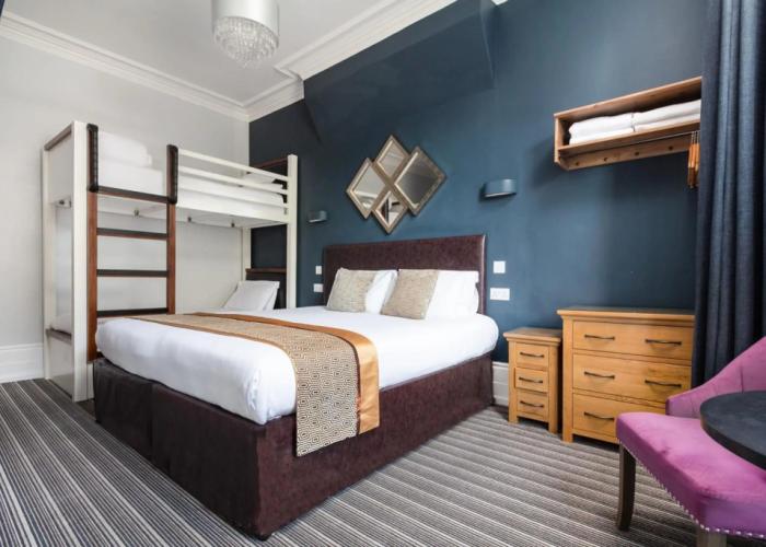 Applewood Hotel