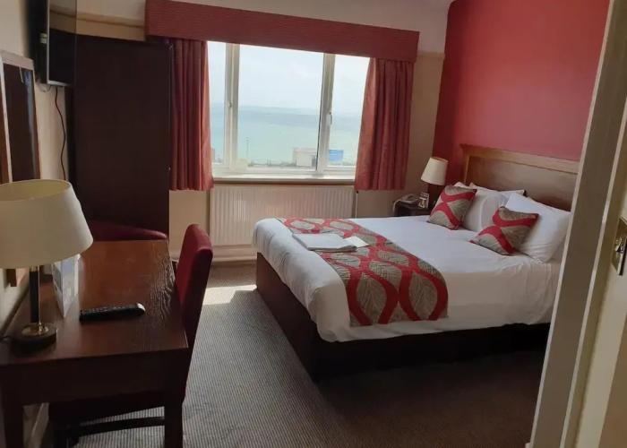 Commodore Hotel Bournemouth by Greene King Inns