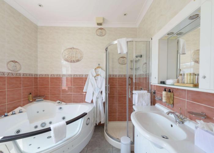 Best Western Plus The Connaught Hotel & Spa