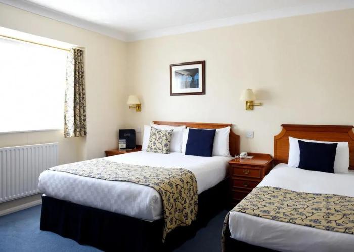 Riviera Hotel & Holiday Apartments