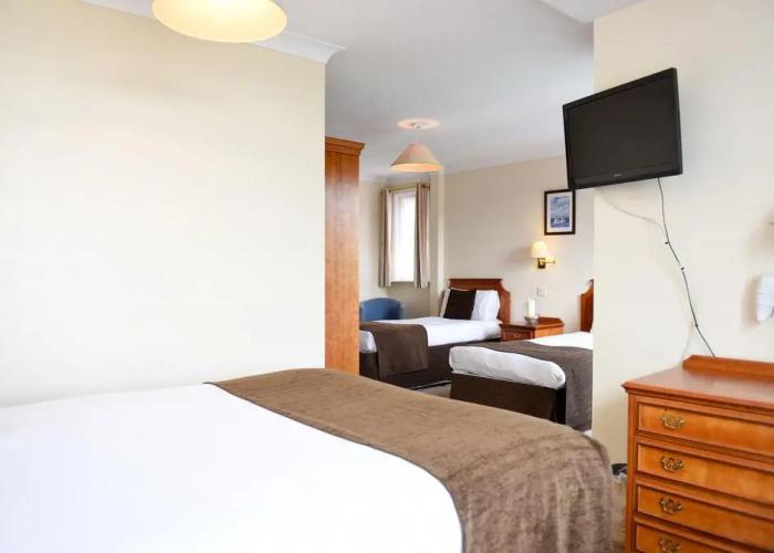 Riviera Hotel & Holiday Apartments