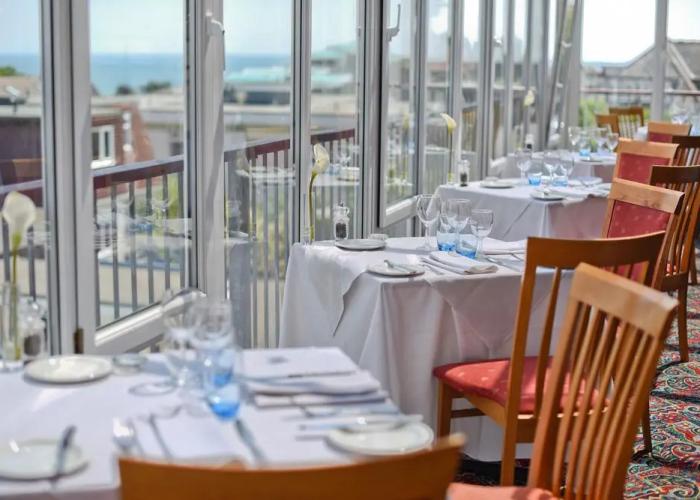 Riviera Hotel & Holiday Apartments