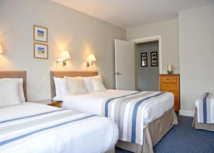 Riviera Hotel & Holiday Apartments