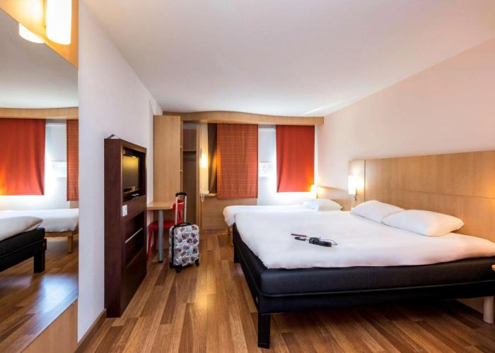 ibis Sisteron