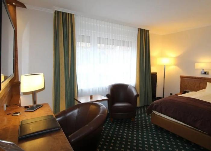 Eden Hotel