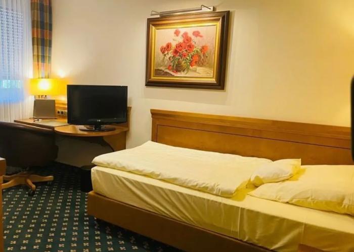 Eden Hotel