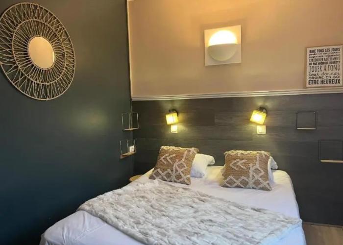 Logis Hotel L'acadie saint victor