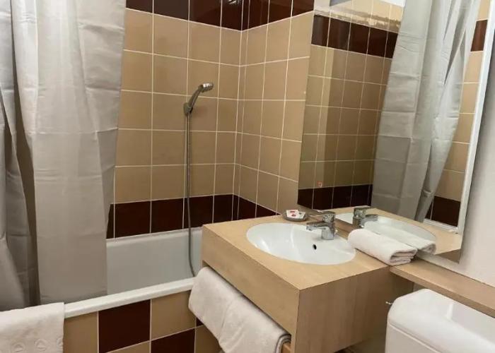 Logis Hotel L'acadie saint victor