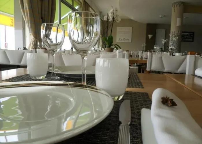 Logis Hotel L'acadie saint victor