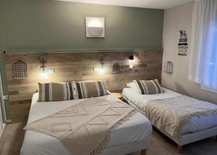 Logis Hotel L'acadie saint victor