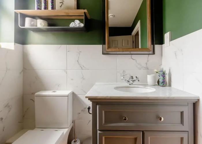 Stunning Private En-suite Studio in Cobham