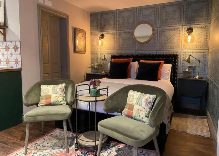 Stunning Private En-suite Studio in Cobham