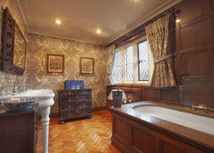 Great Fosters - Near Windsor