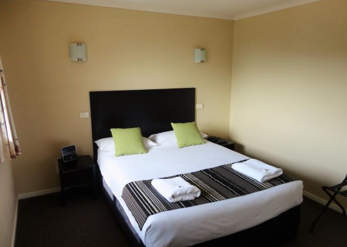 Sovereign Park Motor Inn