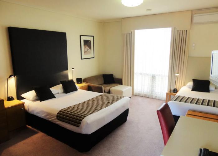 Sovereign Park Motor Inn