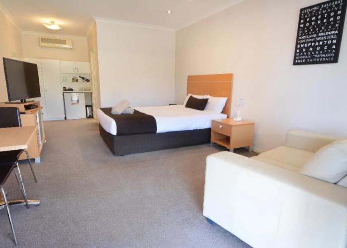 Golden Reef Motor Inn