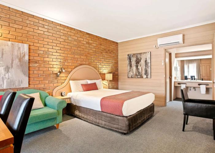Quality Inn Colonial