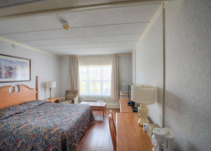 Claymore inn & Suites