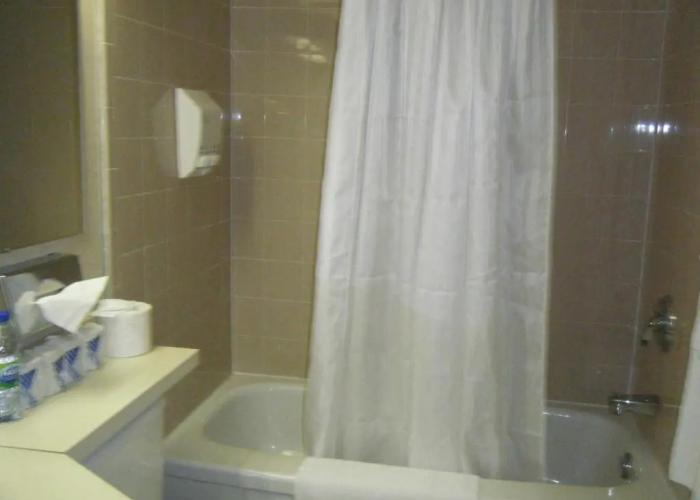 Claymore inn & Suites