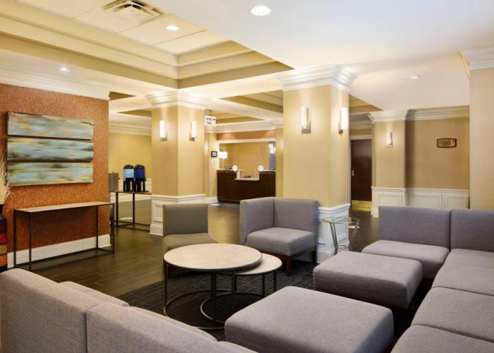 Holiday Inn Express & Suites Alpharetta - Windward Parkway by IHG
