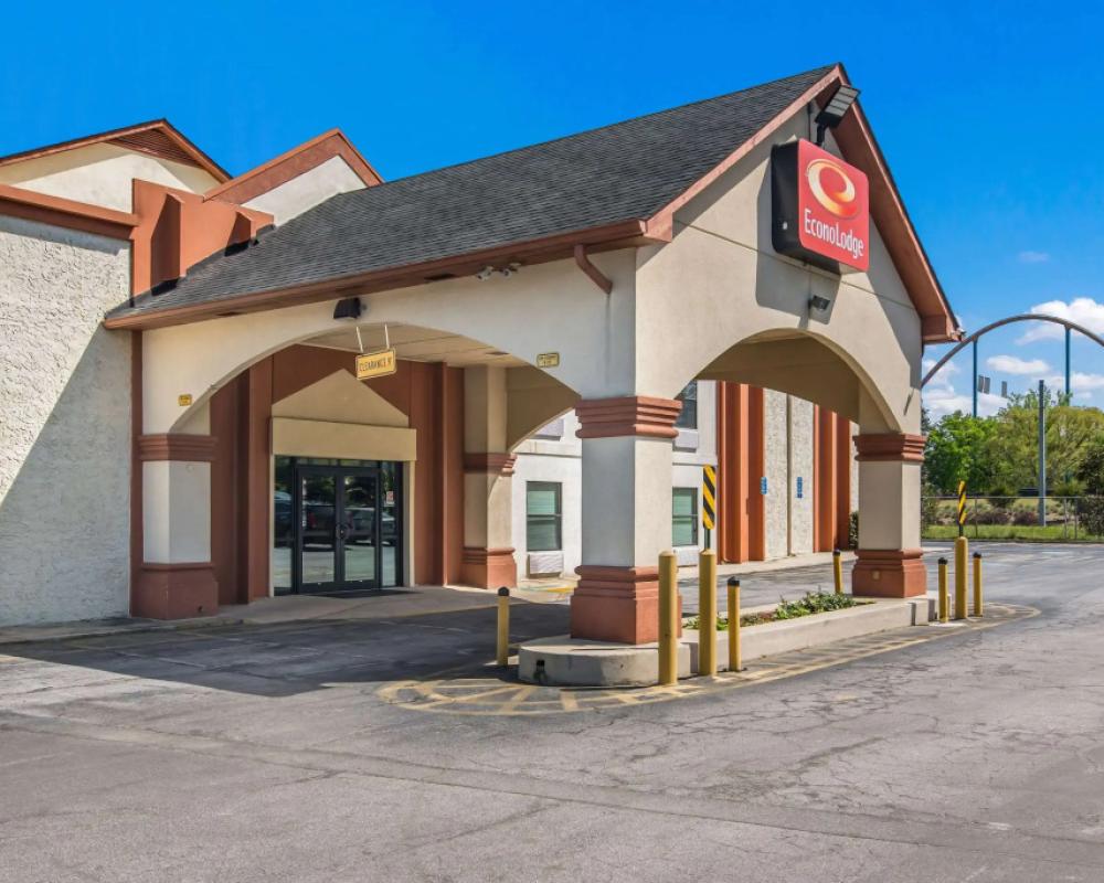 Econo Lodge At Six Flags