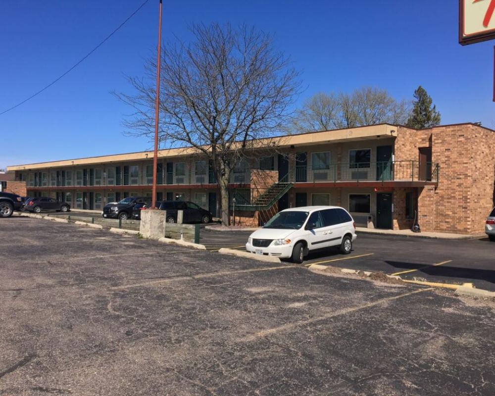 Thunderbird Motor Inn Baraboo