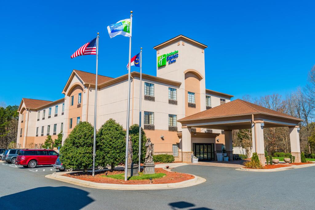 Holiday Inn Express & Suites Albermarle by IHG