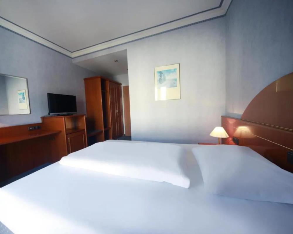 фото B&B HOTEL Gotha-Hbf
