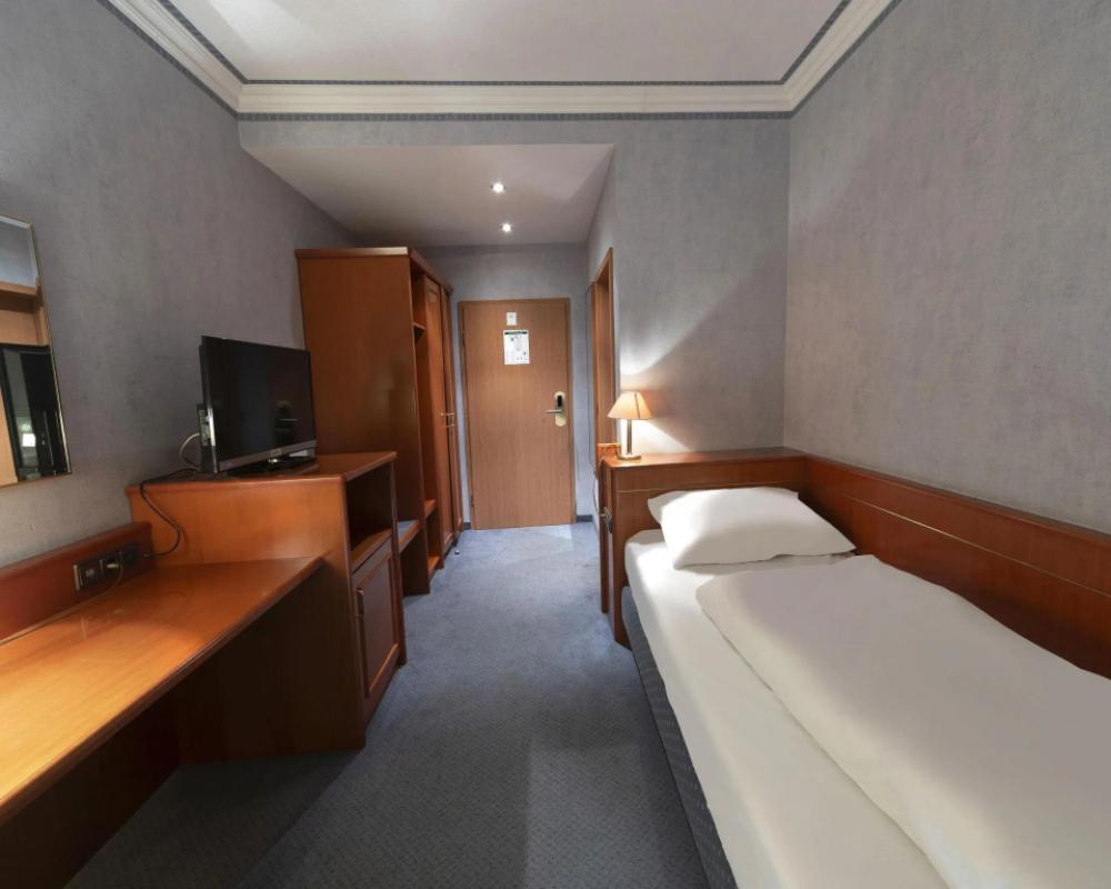 фото B&B HOTEL Gotha-Hbf