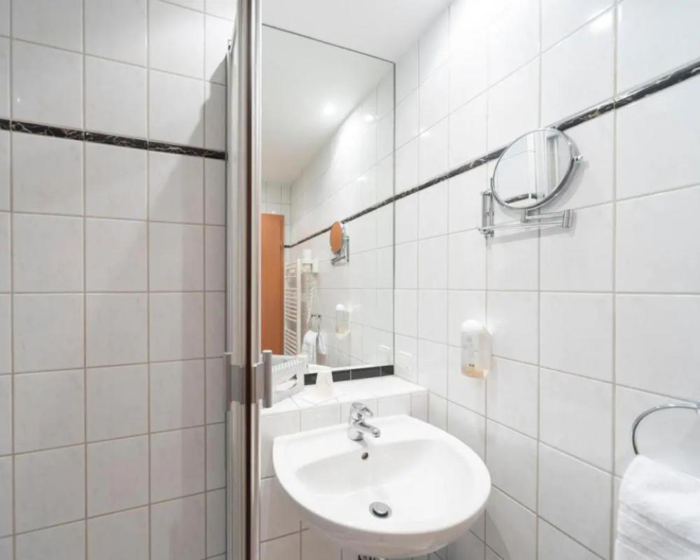 фото B&B HOTEL Gotha-Hbf