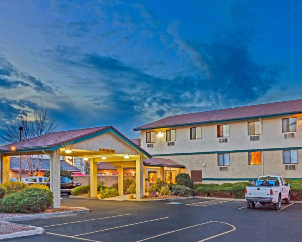 Super 8 by Wyndham Union Gap Yakima Area