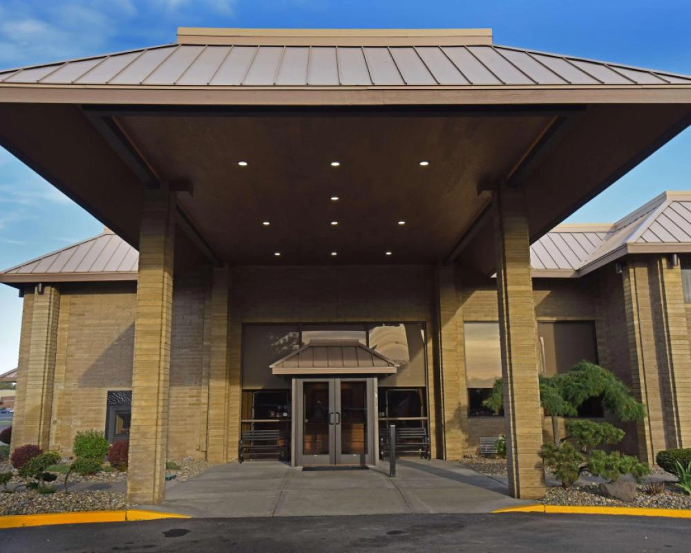 Best Western Plus Ahtanum Inn