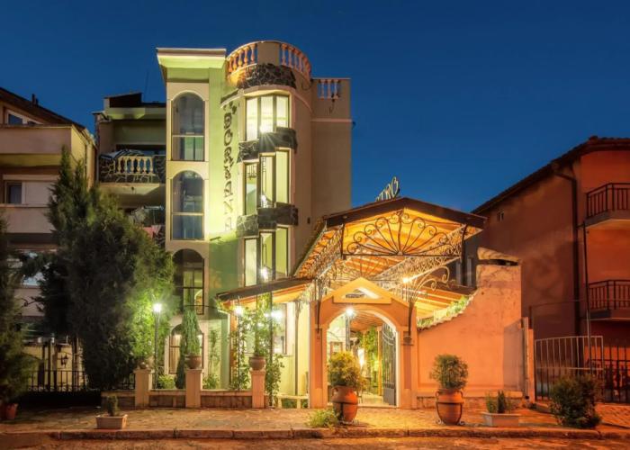 Boryana Hotel