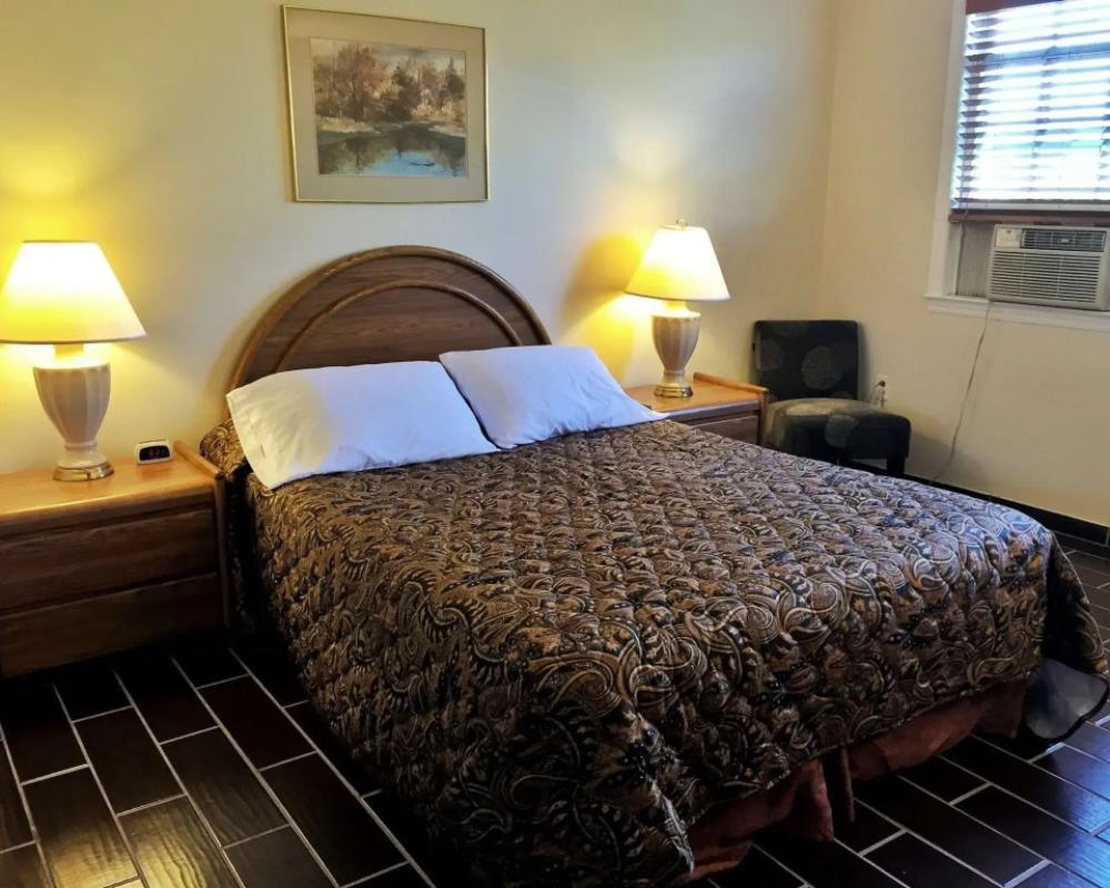 Budget Host East End Hotel in Riverhead