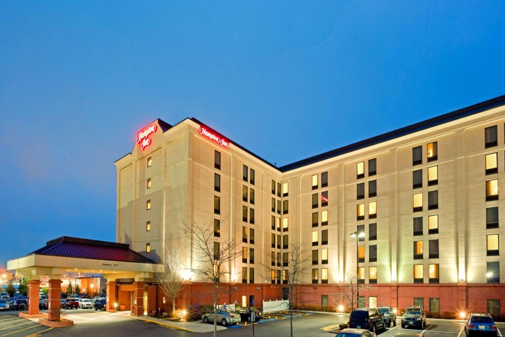 Hampton Inn Boston - Logan Airport