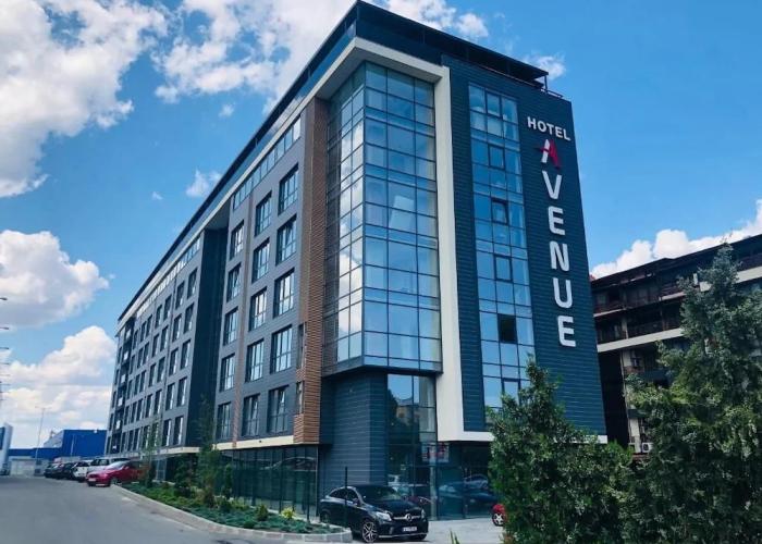 Avenue Deluxe