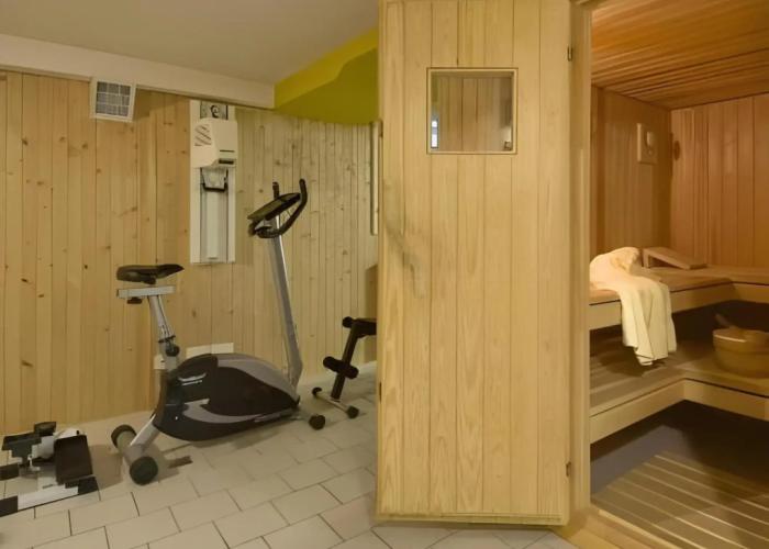 Ascona Lodge, Pool & Garden Retreat