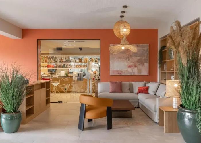 Ascona Lodge, Pool & Garden Retreat