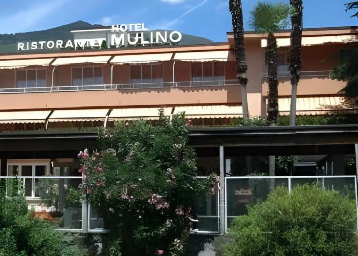 Ascona Lodge, Pool & Garden Retreat