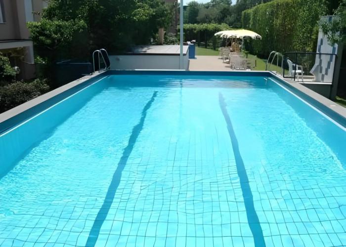 Ascona Lodge, Pool & Garden Retreat