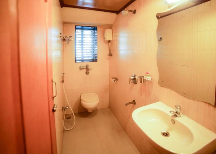 Lucky Hotel Bandra
