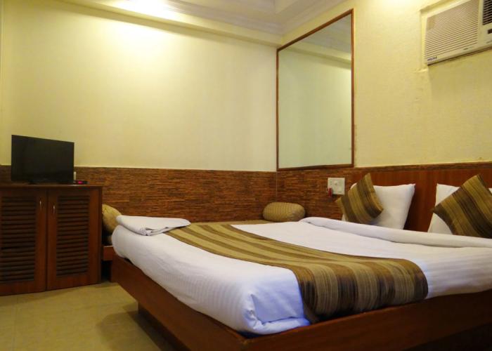 Lucky Hotel Bandra