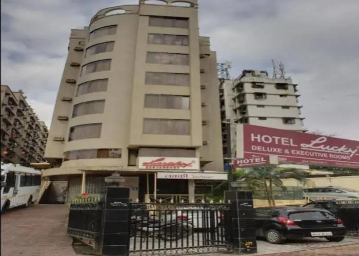 Lucky Hotel Goregaon