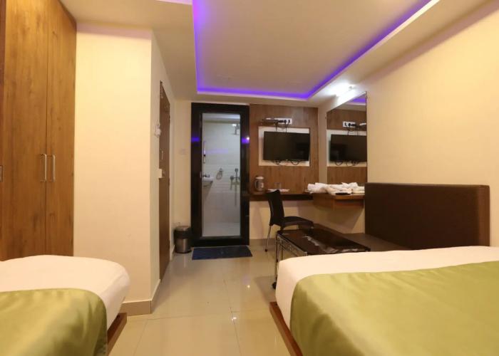 Hotel Happyland