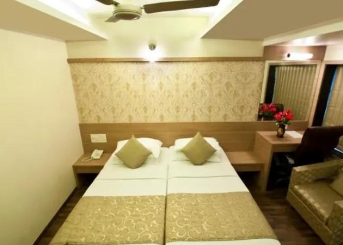 Rajhans Hotel